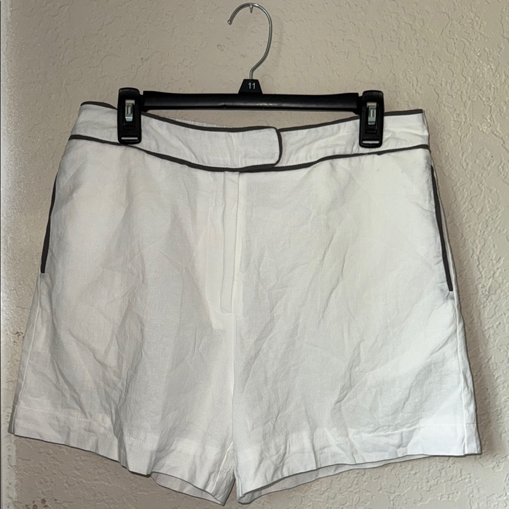 Commense Women's White Shorts size large